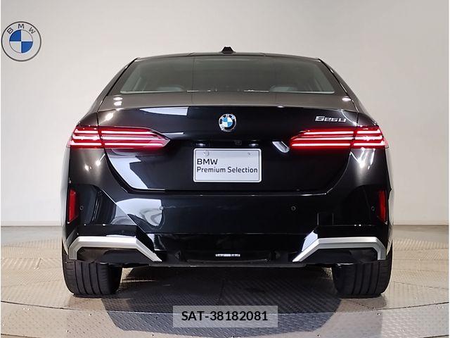 Bmw 5 SERIES 2026-03 8098243-4