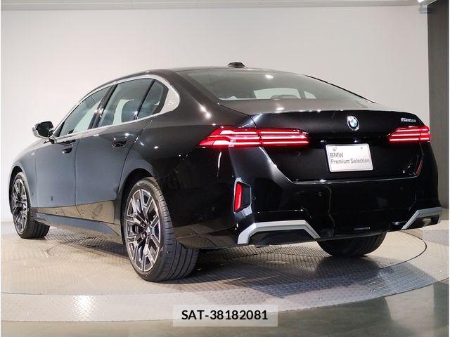 Bmw 5 SERIES 2026-03 8098243-6