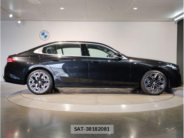 Bmw 5 SERIES 2026-03 8098243-7