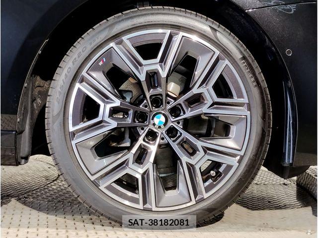 Bmw 5 SERIES 2026-03 8098243-8