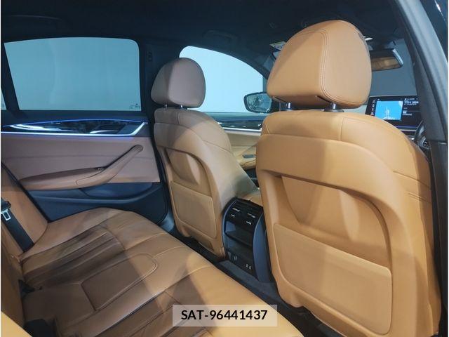 Bmw 5 SERIES 2021-12 8098242-12