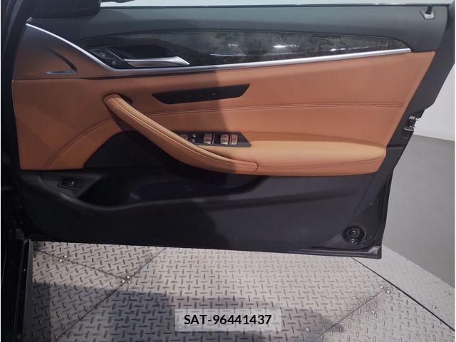 Bmw 5 SERIES 2021-12 8098242-28