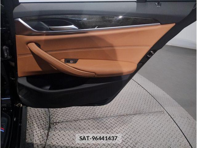 Bmw 5 SERIES 2021-12 8098242-29