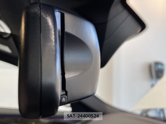 Bmw 5 SERIES 2018-12 8098248-15