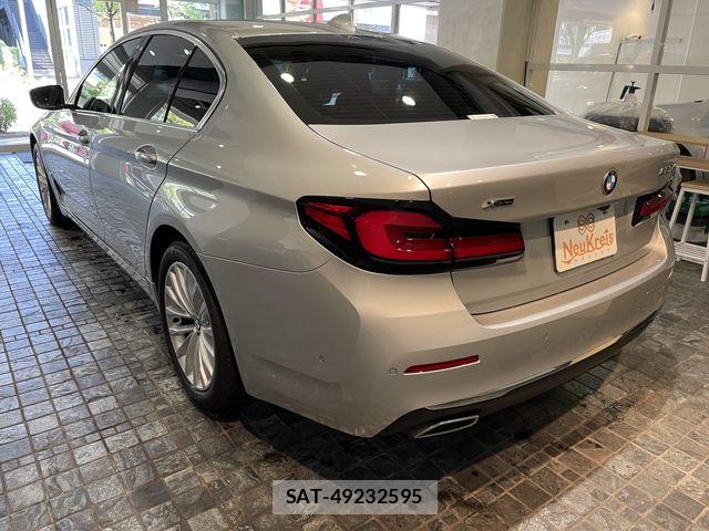 Bmw 5 SERIES 2021-06 8129186-12