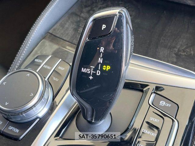 Bmw 5 SERIES 2018-06 8129184-10