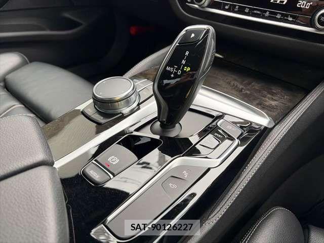 Bmw 5 SERIES 2017-09 8206583-16
