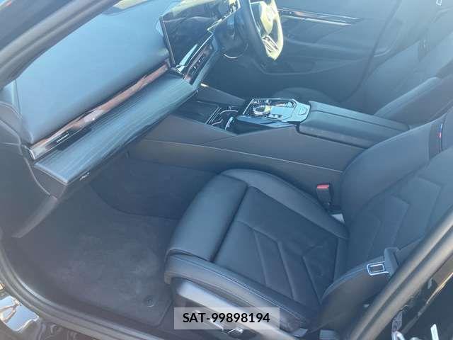 Bmw 5 SERIES 2025-03 8206577-14