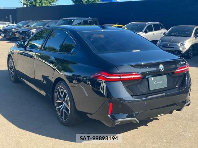Bmw 5 SERIES 2025-03 8206577-1