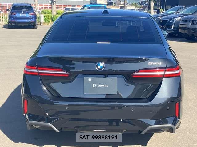 Bmw 5 SERIES 2025-03 8206577-5