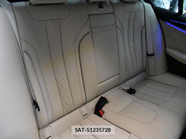 Bmw 5 SERIES 2021-03 8244703-23