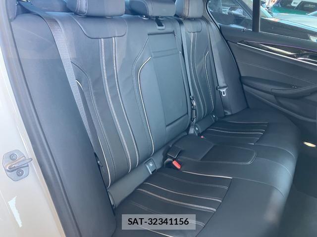 Bmw 5 SERIES 2021-05 8353975-14
