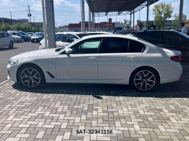 Bmw 5 SERIES 2021-05 8353975-5