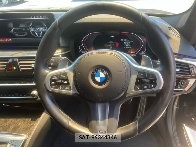 Bmw 5 SERIES 2022-06 8364935-15