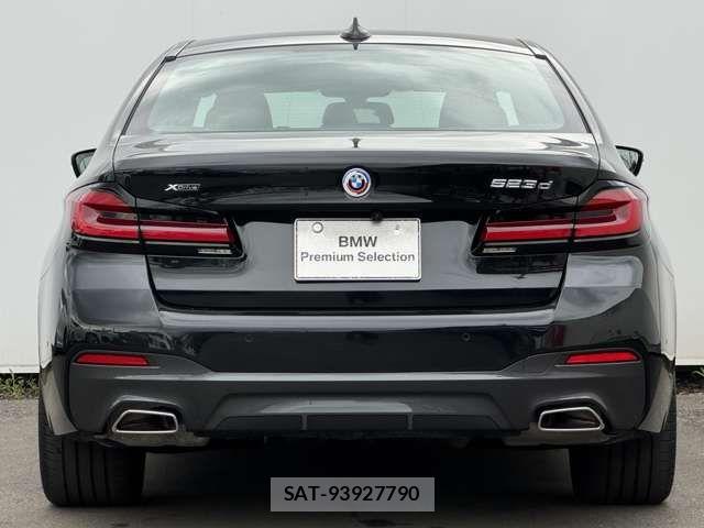 Bmw 5 SERIES 2022-12 8523751-1