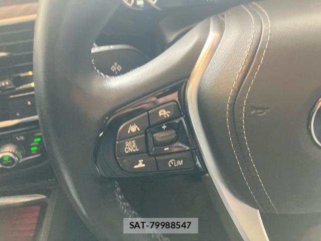 Bmw 5 SERIES 2018-03 8740876-12