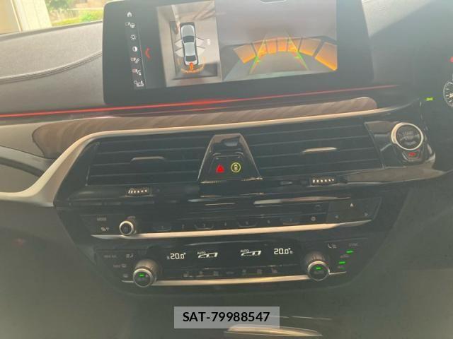 Bmw 5 SERIES 2018-03 8740876-15