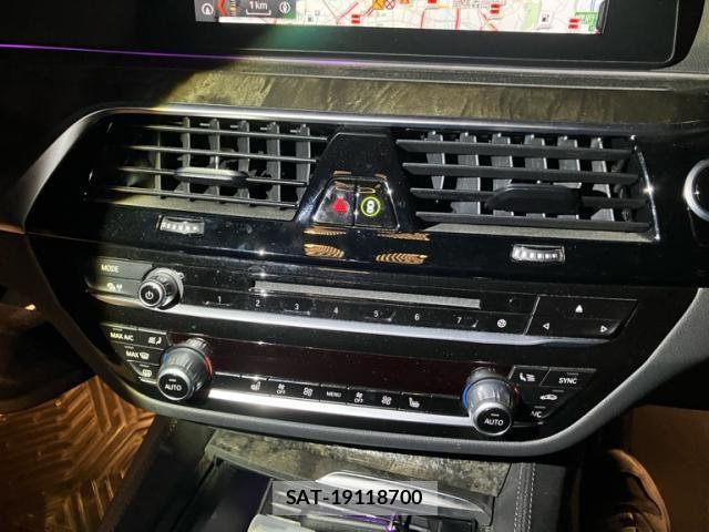 Bmw 5 SERIES 2017-12 8740877-14