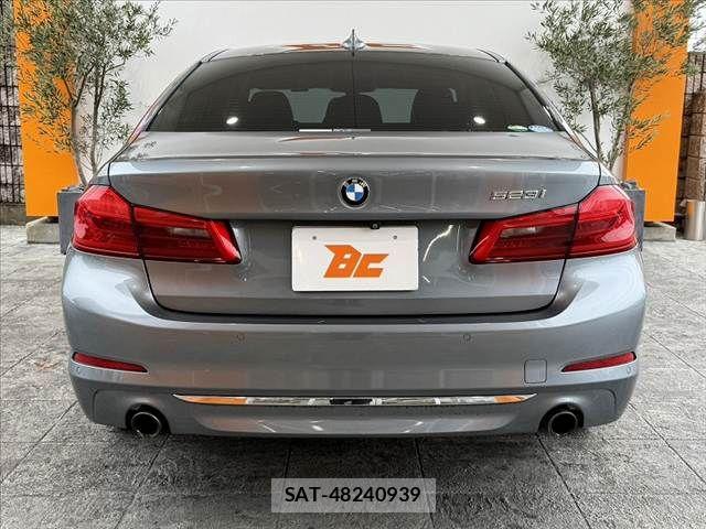 Bmw 5 SERIES 2018-03 8740875-13