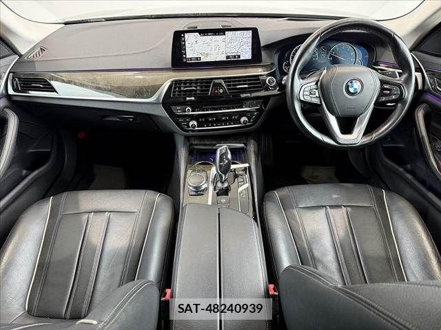 Bmw 5 SERIES 2018-03 8740875-1