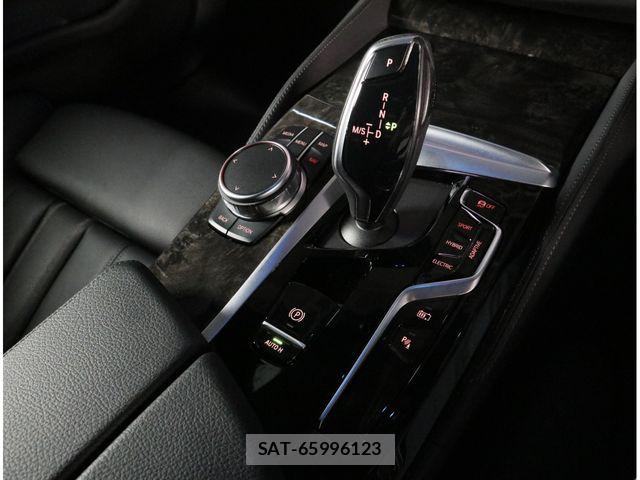 Bmw 5 SERIES 2023-06 8740868-11