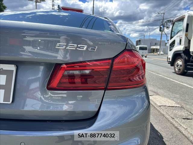 Bmw 5 SERIES 2019-01 8779618-9