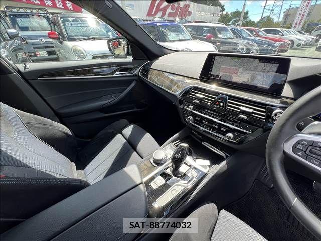 Bmw 5 SERIES 2019-01 8779618-19