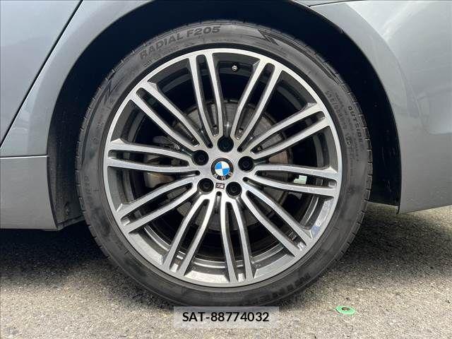 Bmw 5 SERIES 2019-01 8779618-5