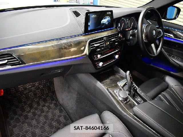 Bmw 5 SERIES 2019-08 8795382-18