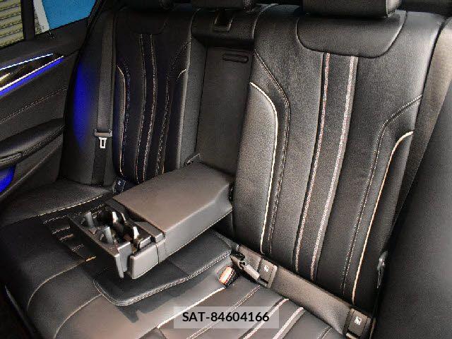 Bmw 5 SERIES 2019-08 8795382-23