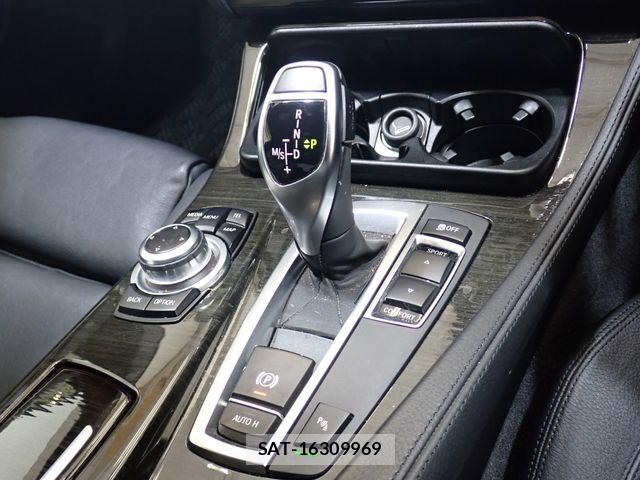 Bmw 5 SERIES 2013-06 8795381-15