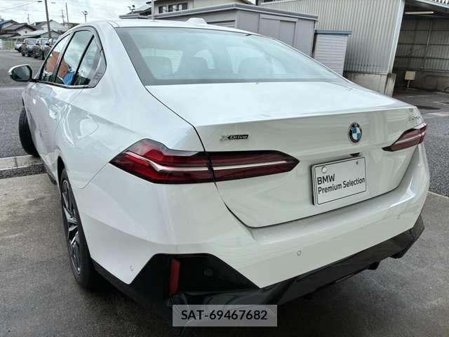 Bmw 5 SERIES 2025-11 8878865-2