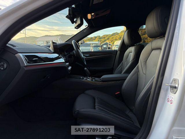 Bmw 5 SERIES 2019-04 8883351-10