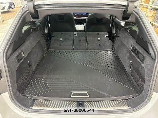 Bmw 5 SERIES 2024-08 1048498-10