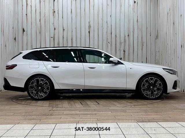 Bmw 5 SERIES 2024-08 1048498-13