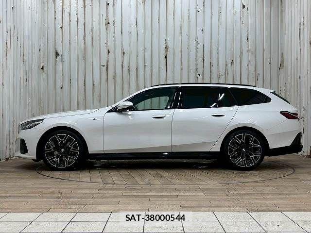 Bmw 5 SERIES 2024-08 1048498-14