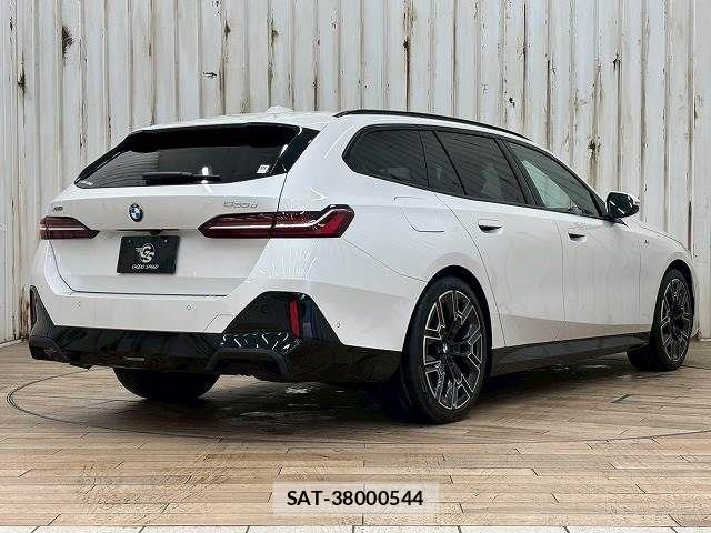 Bmw 5 SERIES 2024-08 1048498-15
