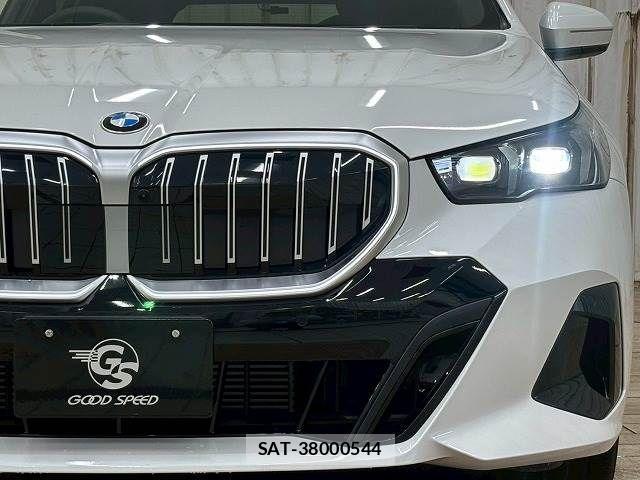 Bmw 5 SERIES 2024-08 1048498-17