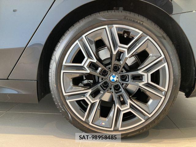 Bmw 5 SERIES 2025-01 1741322-7
