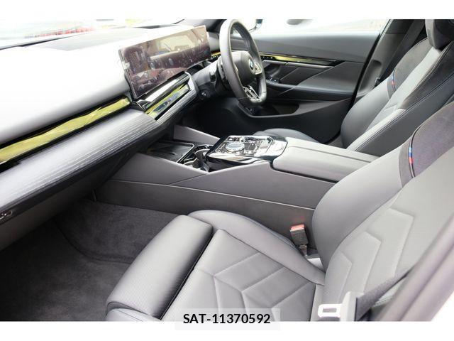 Bmw 5 SERIES 2025-04 1930996-10
