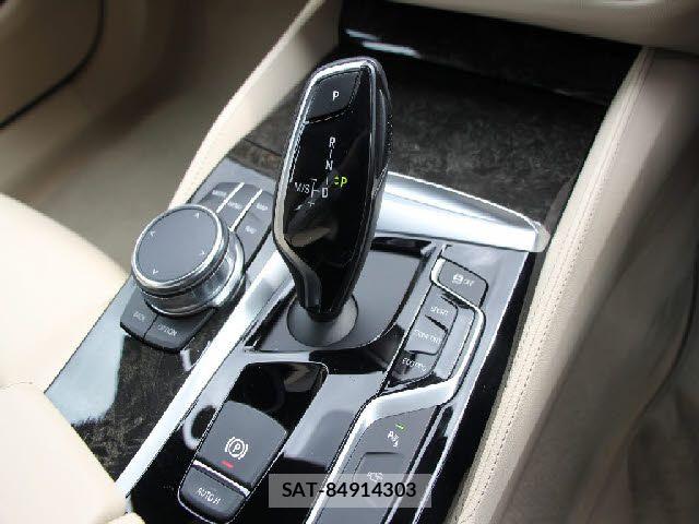 Bmw 5 SERIES 2017-08 6275869-18