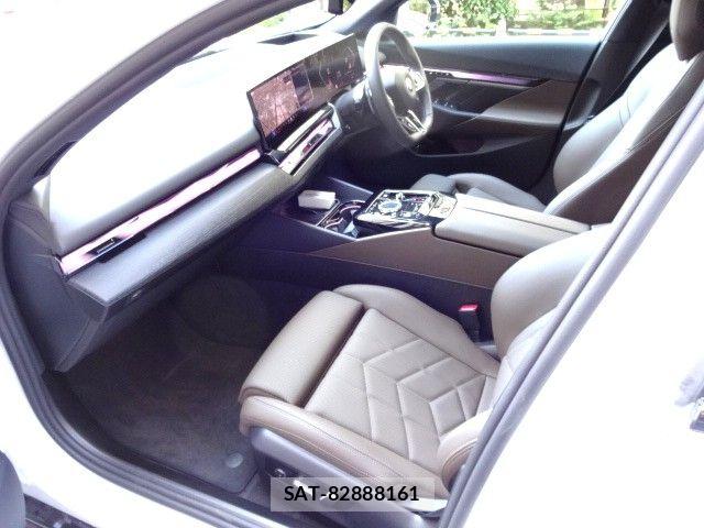 Bmw 5 SERIES 2025-03 7215339-12