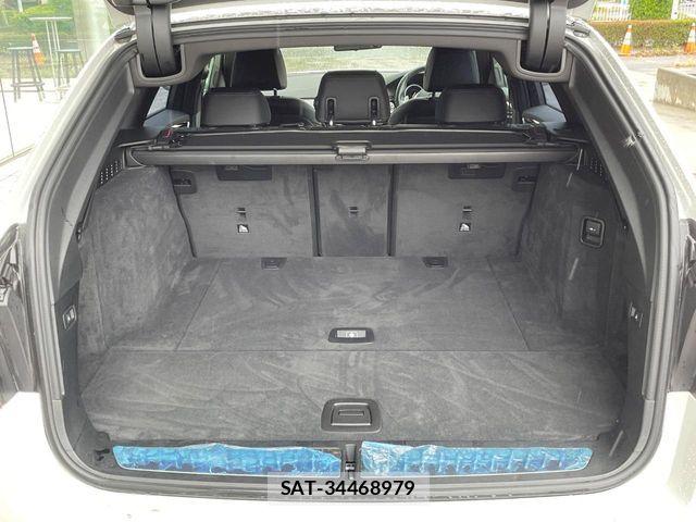 Bmw 5 SERIES 2018-06 7325942-9