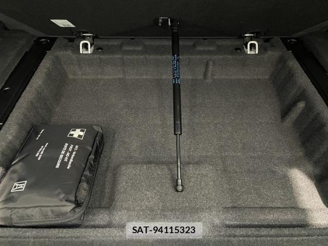 Bmw 5 SERIES 2018-05 7721418-15