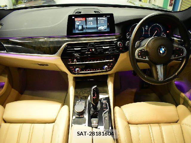 Bmw 5 SERIES 2018-05 8098258-1