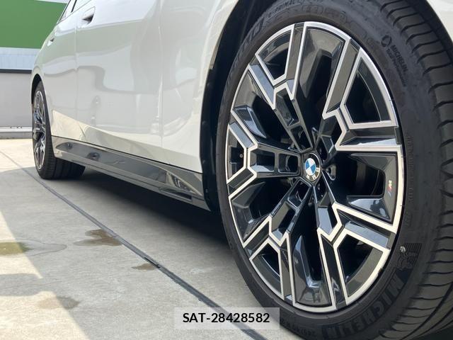 Bmw 5 SERIES 2025-09 8098255-9