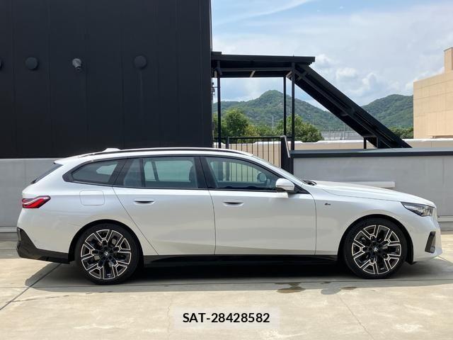 Bmw 5 SERIES 2025-09 8098255-6