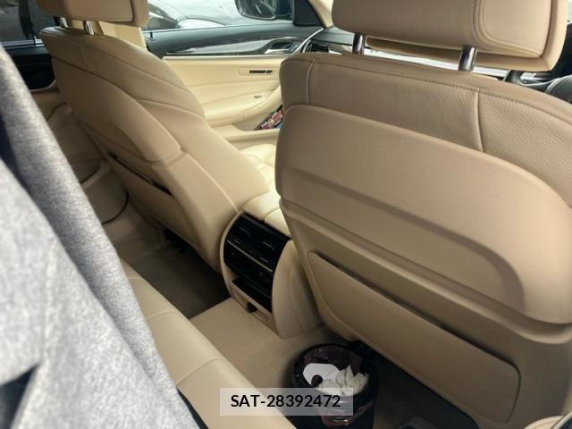 Bmw 5 SERIES 2018-03 8098257-16