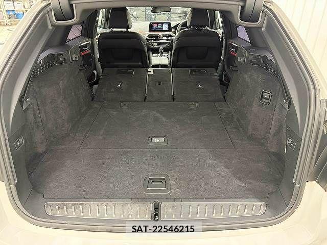 Bmw 5 SERIES 2017-08 8244708-10