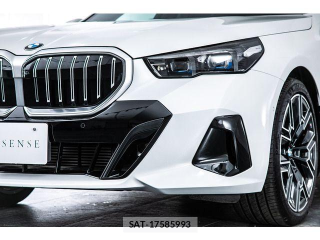 Bmw 5 SERIES 2025-08 8740880-19